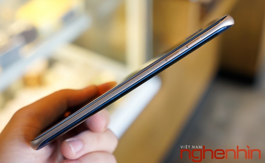 Chiêm ngưỡng Galaxy S7 edge xanh san hô sắp bán tại Việt Nam ảnh 4