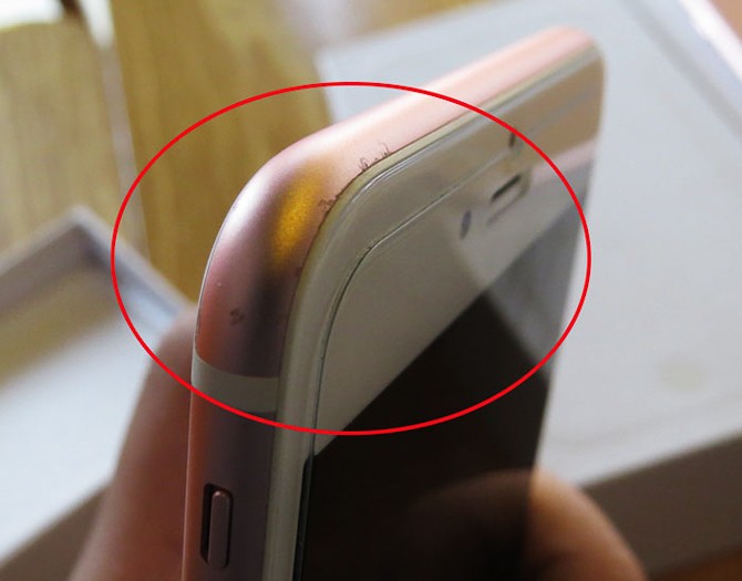 Vỏ iPhone 6s vàng hồng kém bền ảnh 4