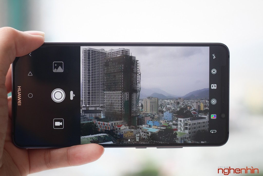 Trên tay Mate 10 Pro tại Việt Nam: bóng bẩy, màn 18:9, camera kép Leica  ảnh 24