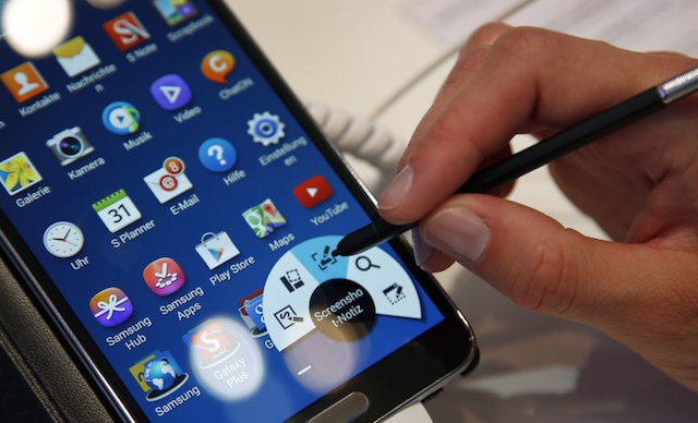 Samsung và Oppo bị kiện vì cài nhiều app ảnh 1