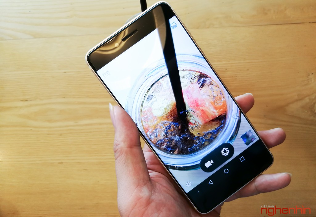 Trên tay hàng độc Ulefone Future: smartphone không viền giá mềm ảnh 10