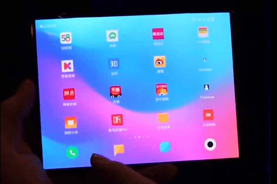 Những hình ảnh đầu tiên về smartphone màn hình gập của Xiaomi ảnh 1