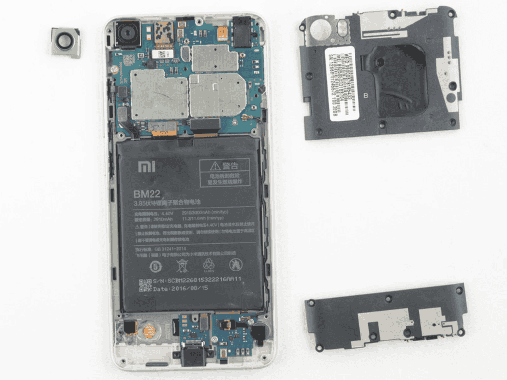 Những linh kiện dưới nắp lưng trong suốt của Xiaomi Mi 8 chỉ là trang trí? ảnh 4