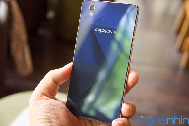 Ảnh thực tế Oppo Mirror 5 mặt lưng vân kim cương 3D ảnh 4