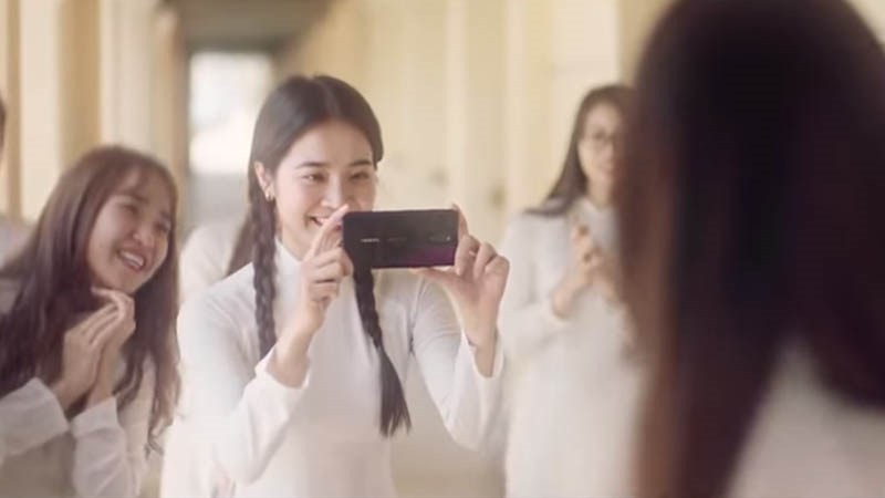 Oppo F11 Pro xuất hiện sắc nét trong MV của Hương Giang Idol ảnh 4