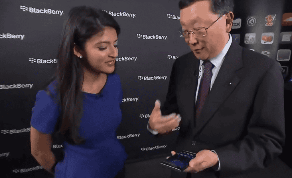 CEO BlackBerry 'khoe' smartphone siêu dị chạy Android đầu tiên ảnh 1