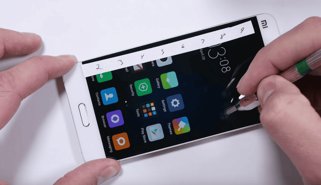 Xiaomi Mi 5 dễ bị bẻ cong  ảnh 3