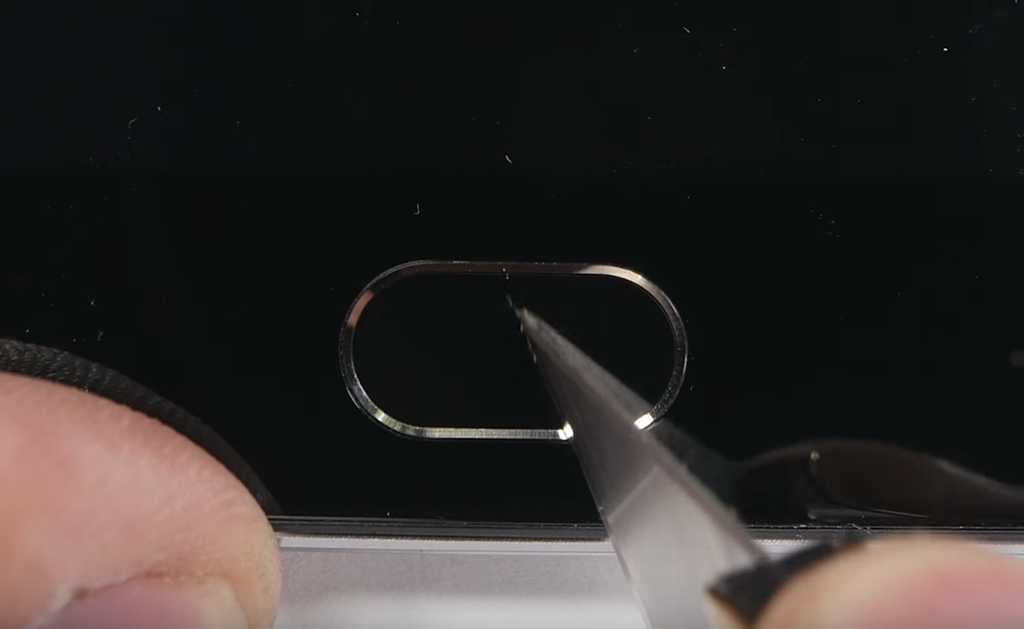 OnePlus 3 vượt thử thách dùi đâm, dao cắt, lửa nung ảnh 3
