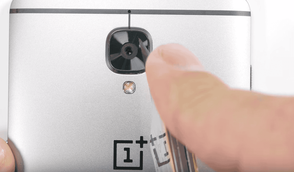 OnePlus 3 vượt thử thách dùi đâm, dao cắt, lửa nung ảnh 1