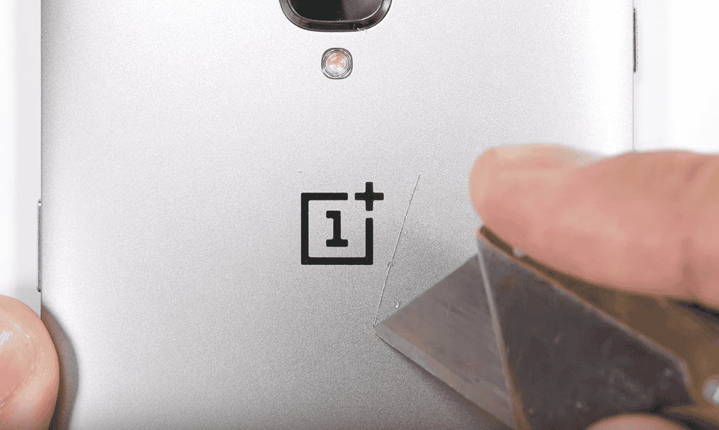 OnePlus 3 vượt thử thách dùi đâm, dao cắt, lửa nung ảnh 4