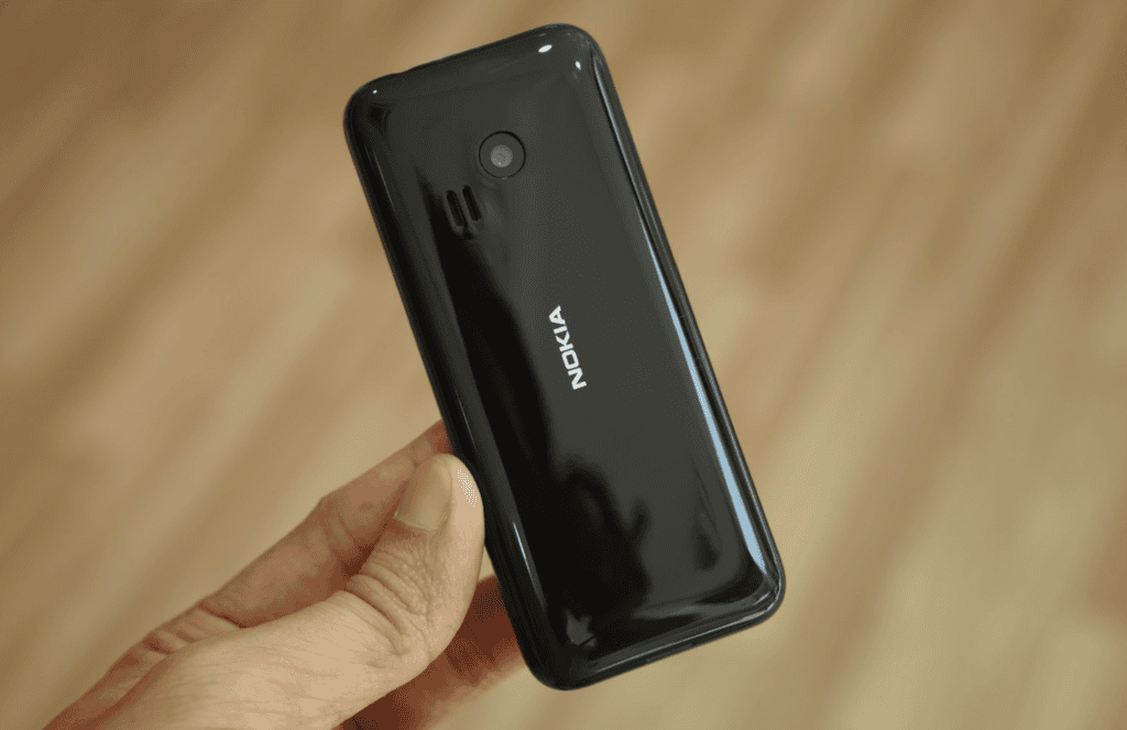 Trên tay Nokia 222 màu đen bóng giá 950 nghìn ảnh 8