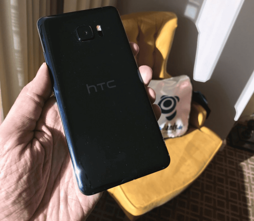 HTC U Ultra lộ ảnh thực 2 màn hình, ra mắt 12/1 ảnh 8