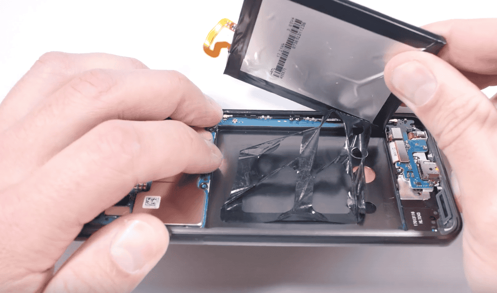 Video 'giải phẫu' và kiểm tra linh kiện flagship LG G6 ảnh 8