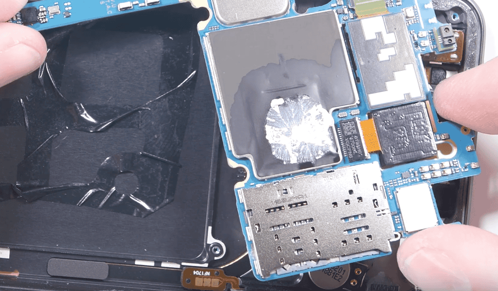 Video 'giải phẫu' và kiểm tra linh kiện flagship LG G6 ảnh 10
