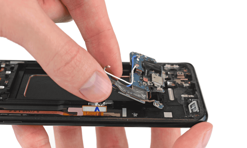 Mổ bụng Galaxy S8 và S8+: khả năng sửa chữa 4/10 ảnh 17