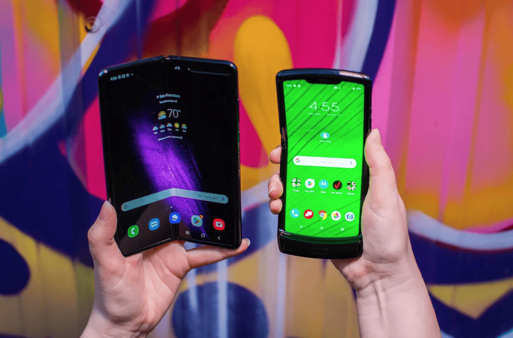 Samsung Galaxy Fold vs Motorola Razr: tương lai và hoài niệm  ảnh 2