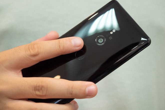 Sony ra mắt Xperia XZ3: màn OLED cong 2 cạnh, Snapdragon 845, 4GB RAM, giá 900 USD ảnh 4