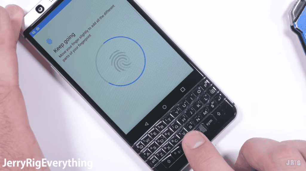 Thử độ bền KEYOne - chiếc “BlackBerry cuối cùng”: Quá tệ! ảnh 4