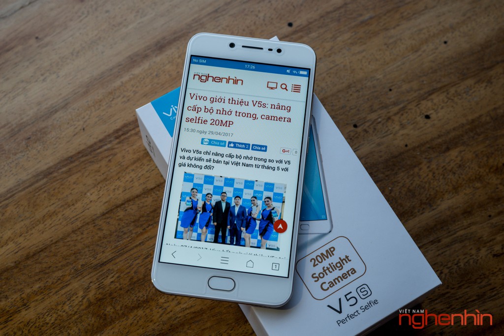 Mở hộp Vivo V5s: giống V5 Plus thu nhỏ, camera selfie đẹp ảnh 18