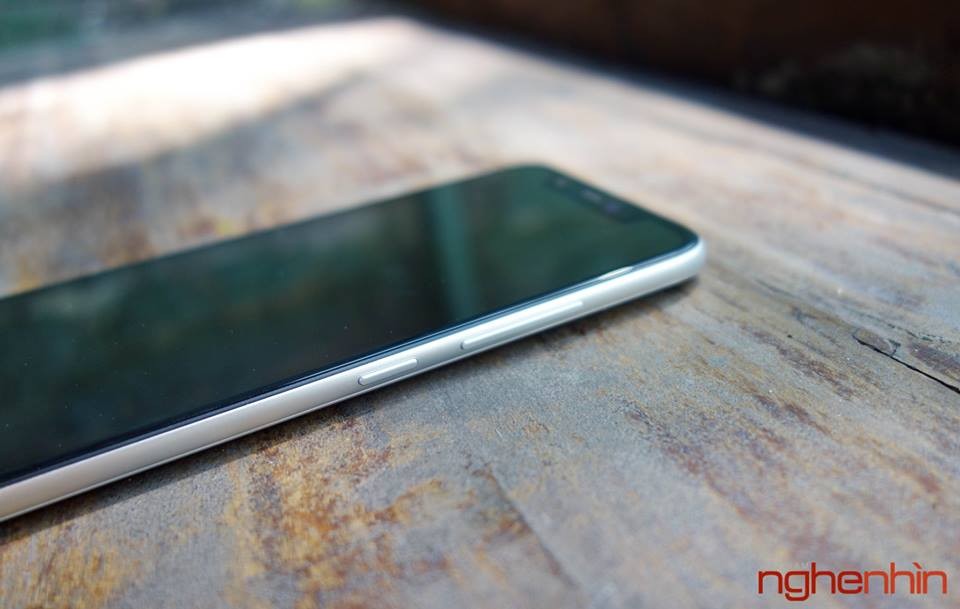 Trên tay Xiaomi Mi 8 đầu tiên Việt Nam: Nhận diện khuôn mặt cực nhanh, giá 12 triệu ảnh 7