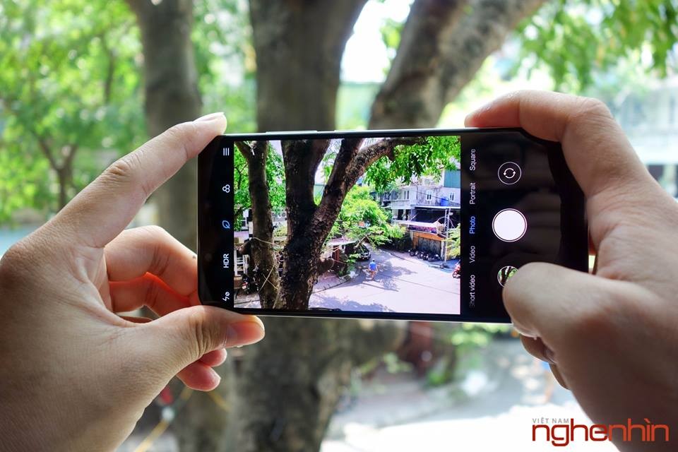 Trên tay Xiaomi Mi 8 đầu tiên Việt Nam: Nhận diện khuôn mặt cực nhanh, giá 12 triệu ảnh 11