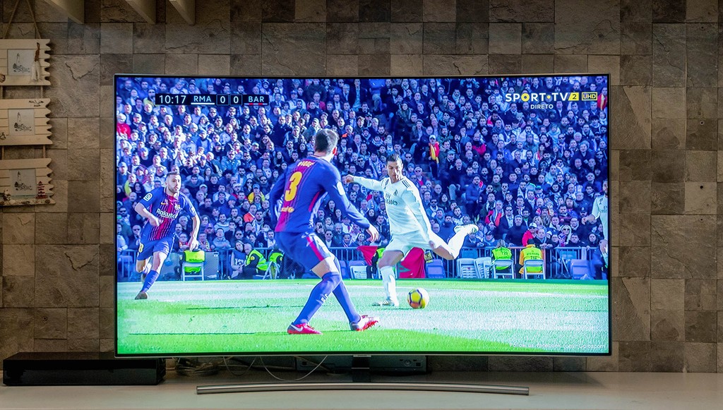 TV Samsung QLED 2018 - lựa chọn không thể bỏ qua mùa World Cup 2018 ảnh 1