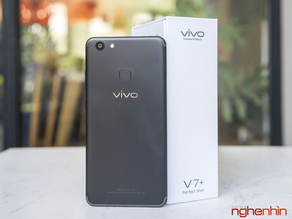 Mở hộp và đánh giá nhanh Vivo V7+: selfie đẹp, màn hình 18:9 ấn tượng ảnh 8