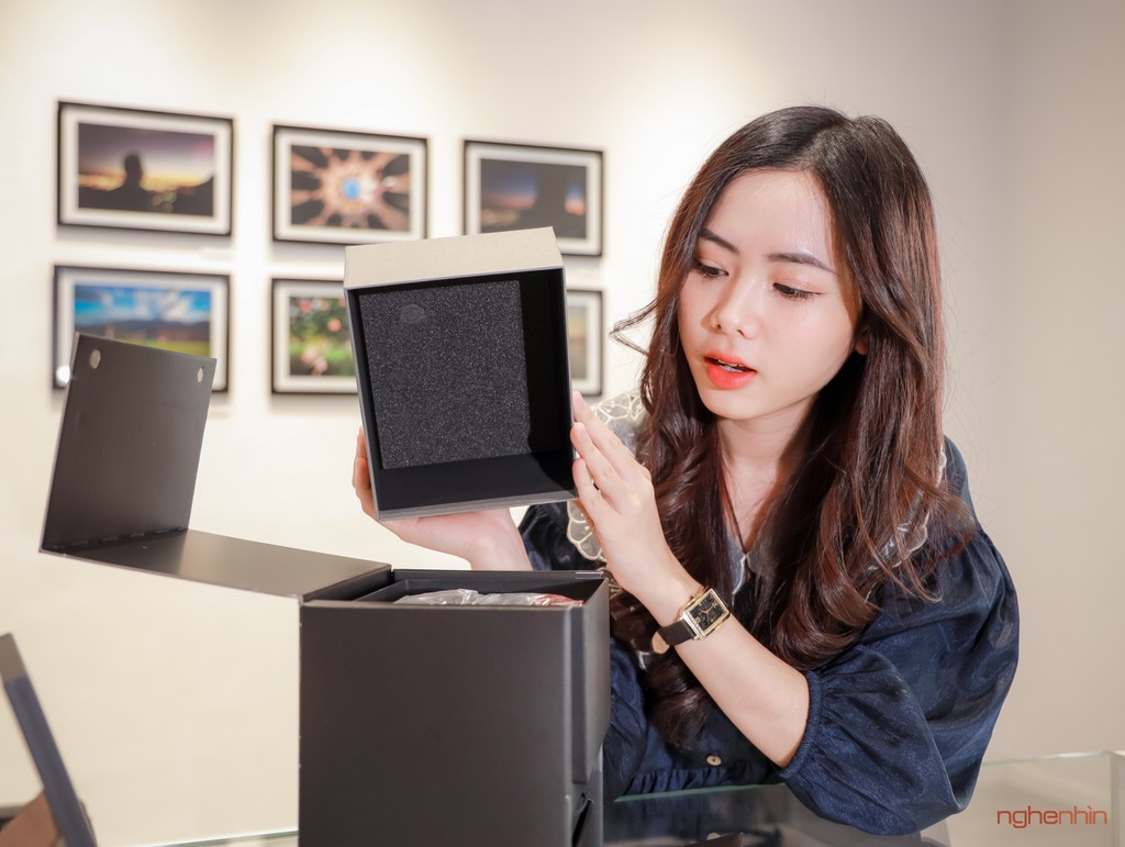 Khui hộp Leica Q2 Monochrom tại Việt Nam giá 155 triệu  ảnh 7