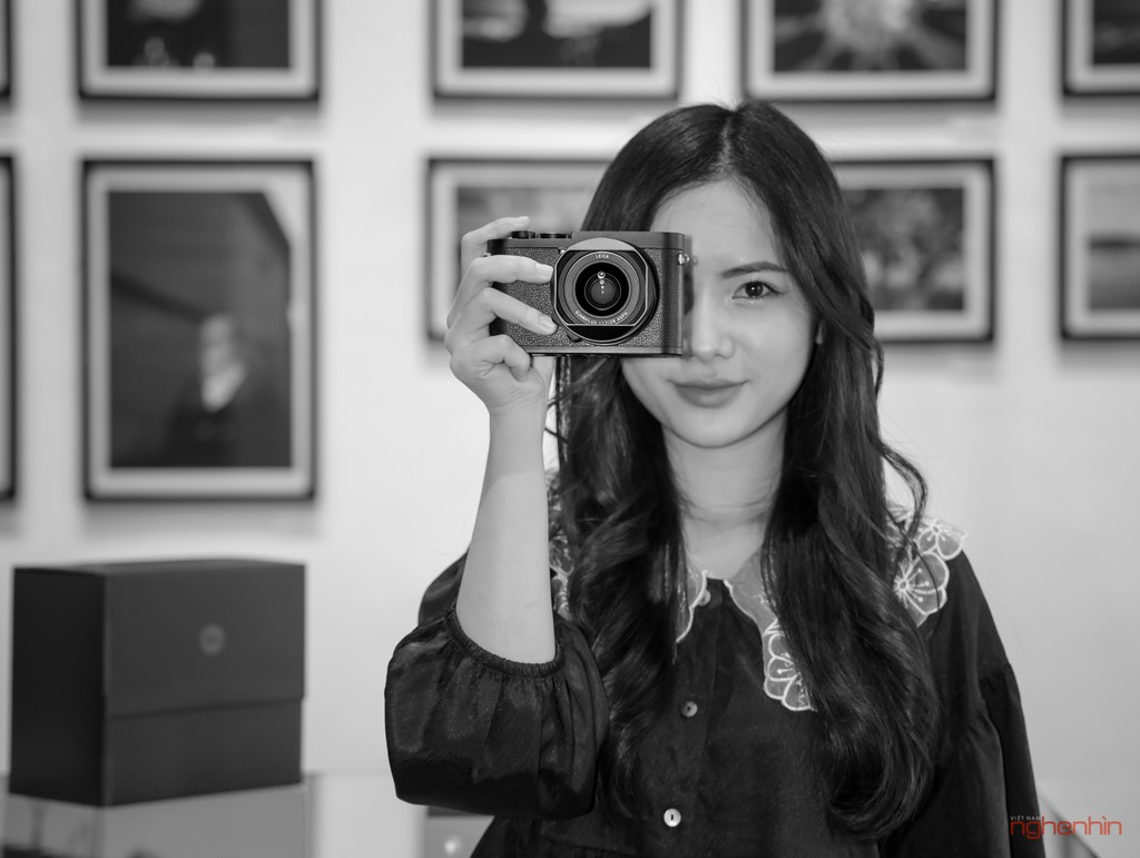 Khui hộp Leica Q2 Monochrom tại Việt Nam giá 155 triệu  ảnh 18