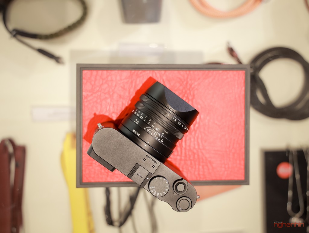 Khui hộp Leica Q2 Monochrom tại Việt Nam giá 155 triệu  ảnh 17