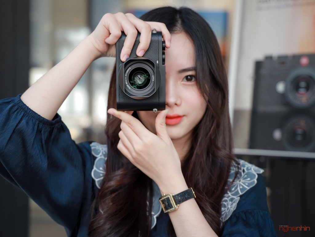 Khui hộp Leica Q2 Monochrom tại Việt Nam giá 155 triệu  ảnh 22