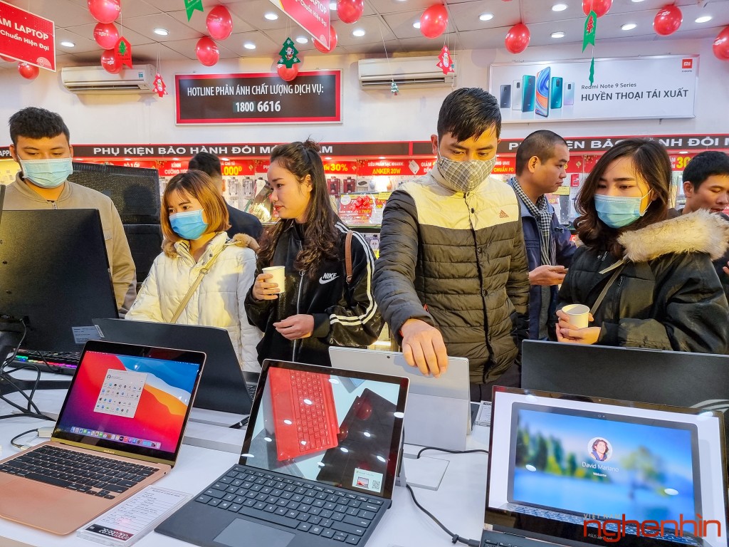 FPT Shop khai trương 68 Trung tâm trải nghiệm laptop, mở bán Surface Pro 7 siêu bảo hành ảnh 4