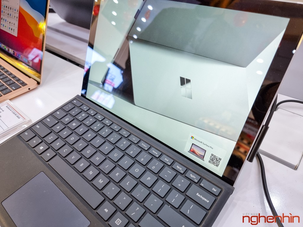 FPT Shop khai trương 68 Trung tâm trải nghiệm laptop, mở bán Surface Pro 7 siêu bảo hành ảnh 6