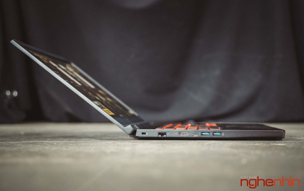 Trên tay laptop gaming Acer Nitro 7: thiết kế gọn ngầu, 'nội lực' mạnh mẽ ảnh 6