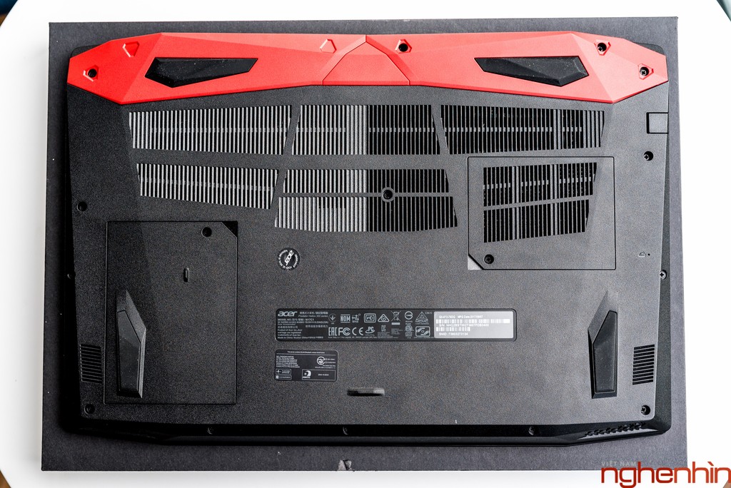 Mở hộp gaming laptop Acer Predator Helios 300: thiết kế cao cấp, hiệu năng tốt, giá 32 triệu ảnh 6
