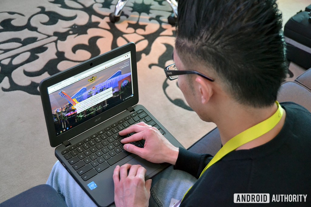Acer bán laptop siêu bền Chromebook 11 N7 giá 230USD ảnh 2