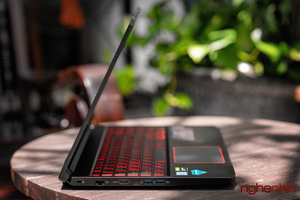 Cận cảnh laptop gaming Acer Nitro 7 phiên bản 2019 tại Việt Nam giá 35 triệu ảnh 14