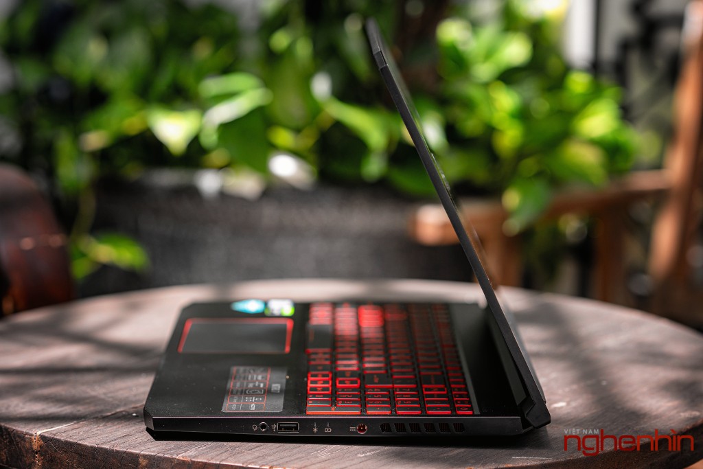 Cận cảnh laptop gaming Acer Nitro 7 phiên bản 2019 tại Việt Nam giá 35 triệu ảnh 15