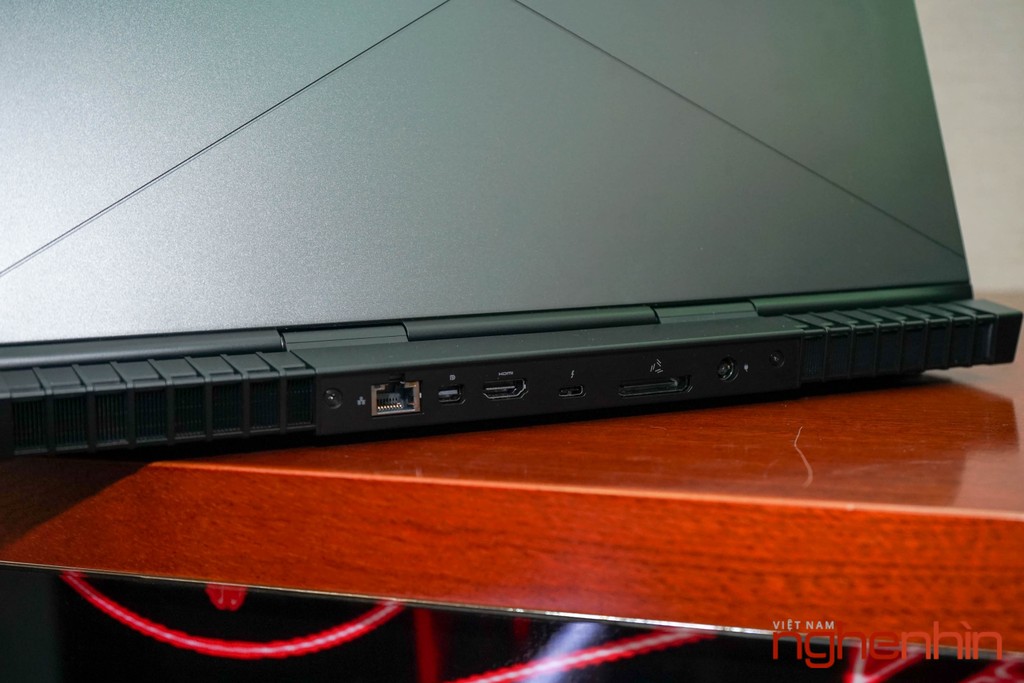 Cận cảnh Gaming Laptop Alienware 15 R3 2017 ảnh 12