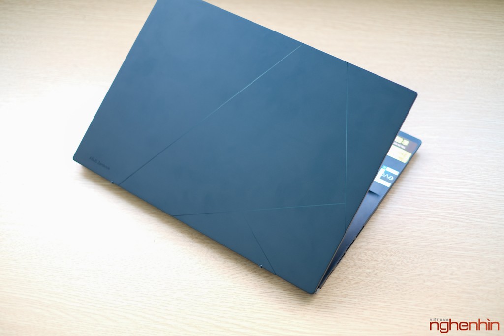 Trên tay bộ đôi ASUS Zenbook 14 OLED 2022 và Zenbook 14X OLED: thời trang, mạnh mẽ, độc đáo ảnh 1