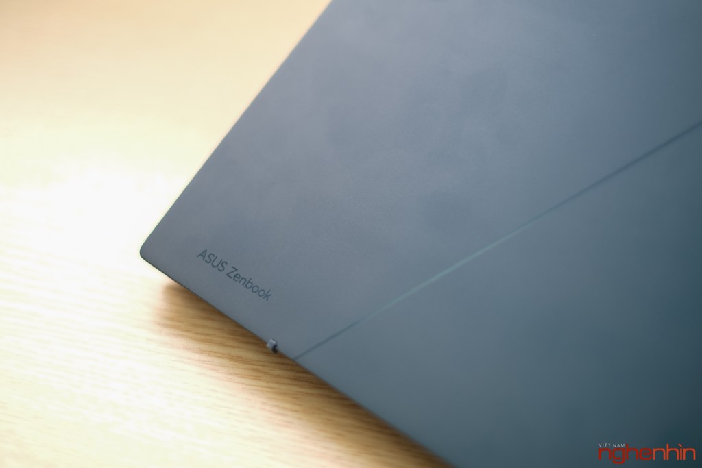 Trên tay bộ đôi ASUS Zenbook 14 OLED 2022 và Zenbook 14X OLED: thời trang, mạnh mẽ, độc đáo ảnh 4