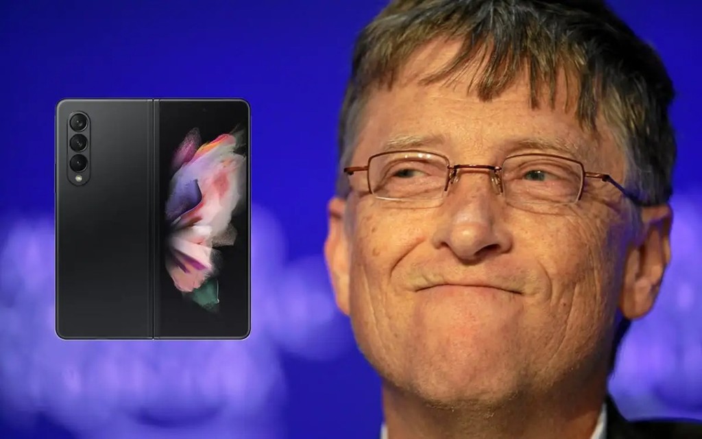 Tỷ phú Bill Gates dùng điện thoại gập nhưng không phải của Microsoft ảnh 1