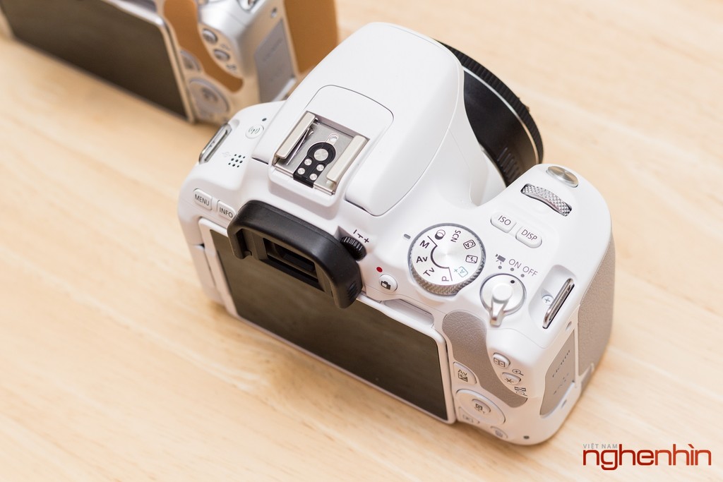 Xem kỹ và nhận xét nhanh về Canon 200D: vượt xa 100D! ảnh 3