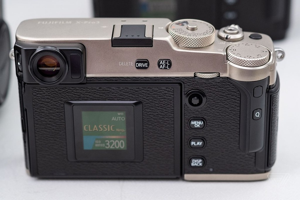 Ra mắt Fujifilm X-Pro3: thiết kế không thể hoài cổ hơn, giá 1800 USD ảnh 5