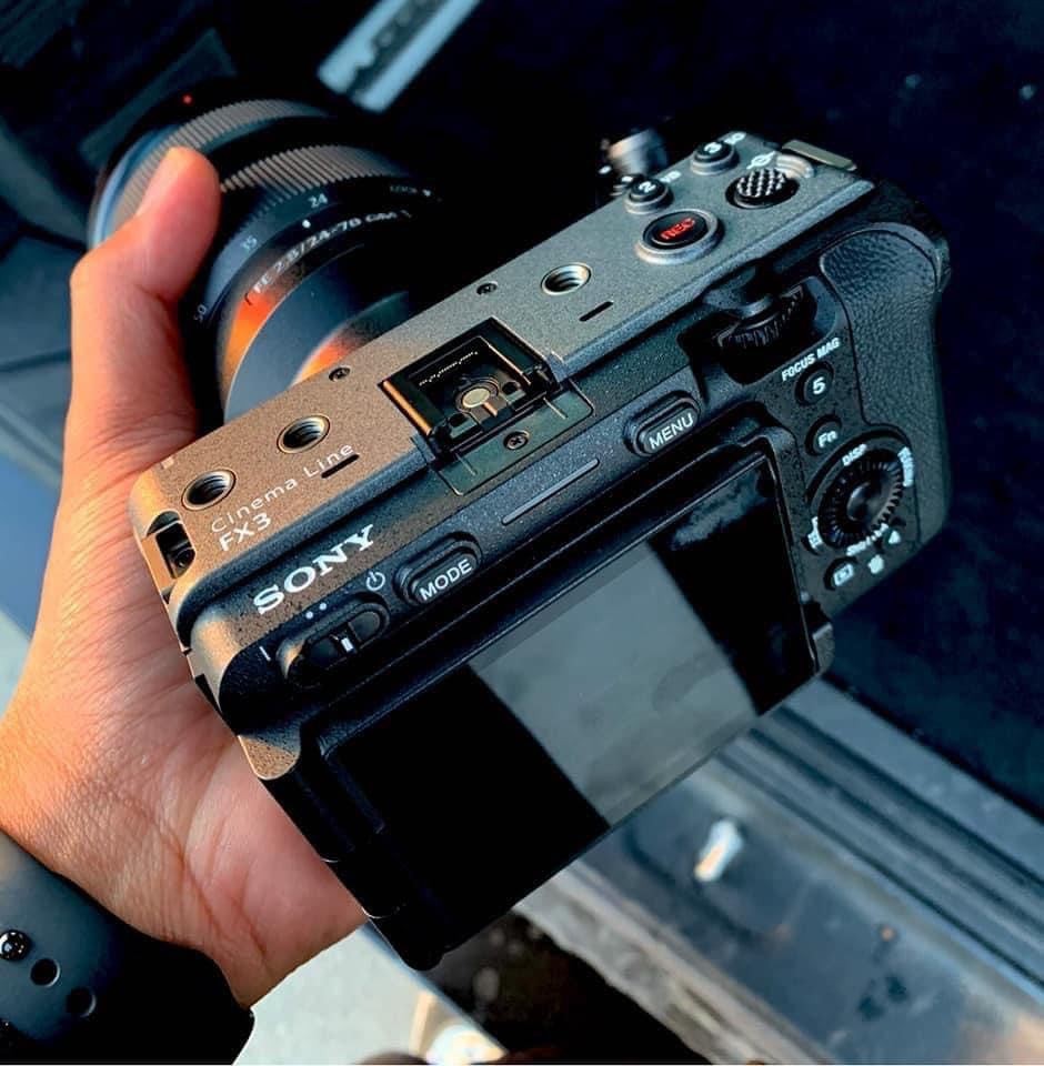 Rò rỉ camera quay phim chuyên dụng Sony FX3: video 4K 120p với thân máy nhỏ gọn ảnh 2