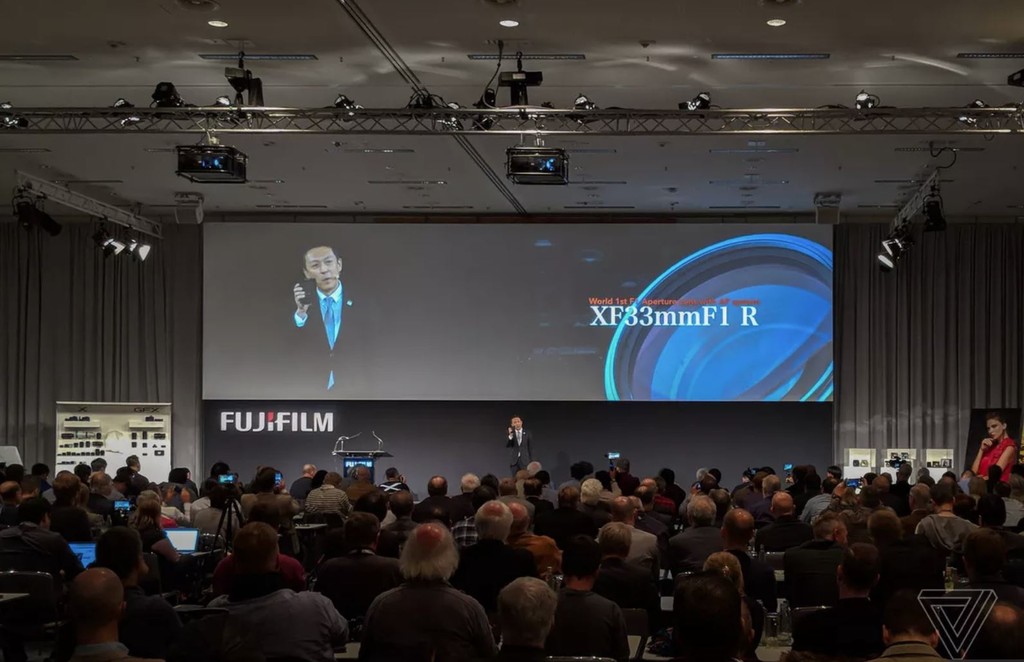 Fujifilm thông báo về việc phát triển ống kính XF33mm F1 R ảnh 1
