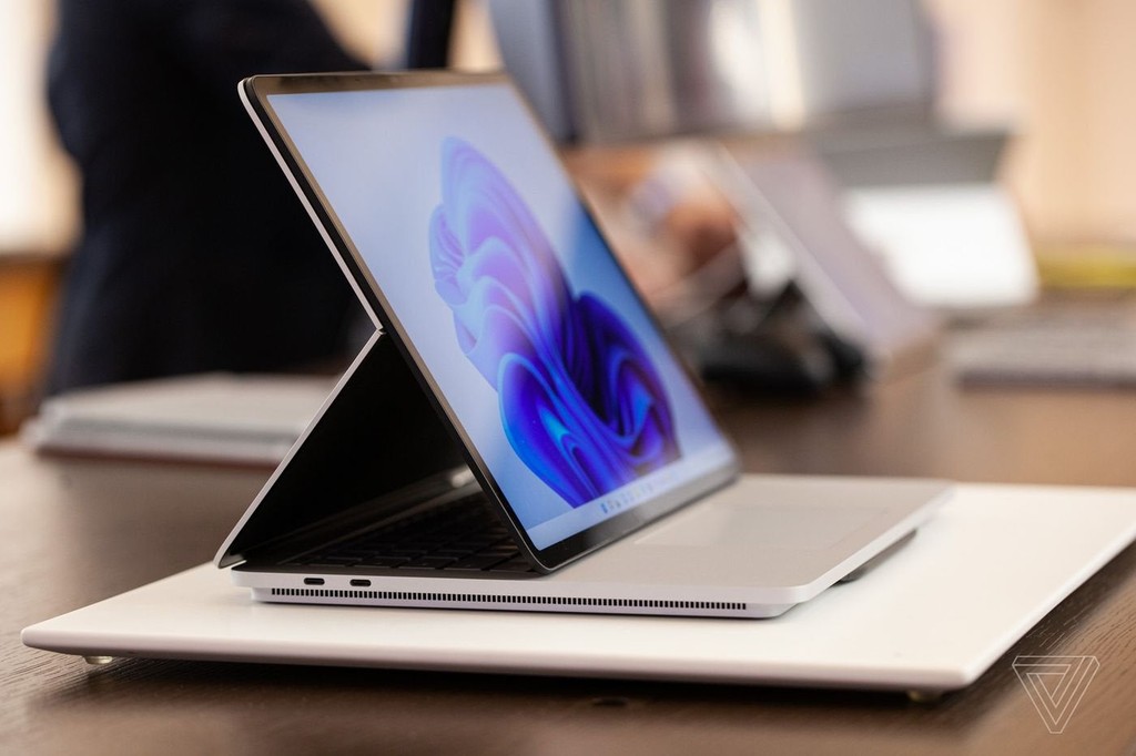 Surface Laptop Studio ra mắt: Thiết kế biến hoá, Surface mạnh mẽ nhất ảnh 1