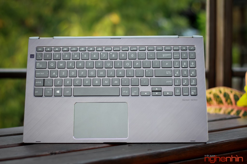 Asus ra mắt laptop xoay gập ZenBook Flip 2018: mỏng, gọn hơn và mạnh hơn ảnh 7
