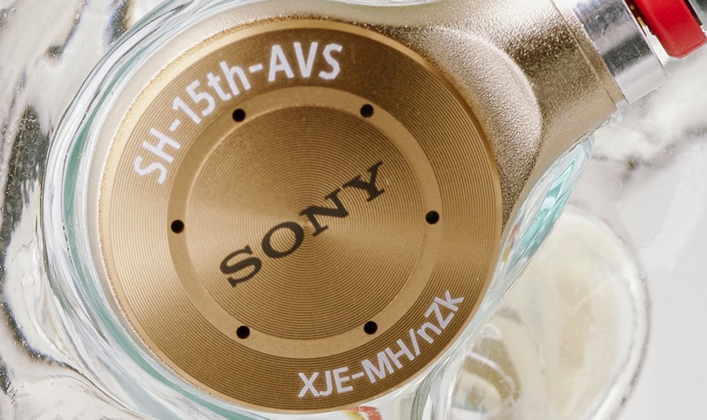 Just Ear, tai nghe custom của Sony có thêm phiên bản chỉnh âm bởi nghệ sĩ Hiroyuki Sawano ảnh 5