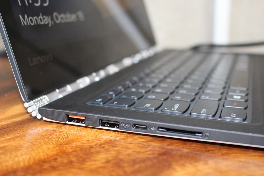 Lenovo Yoga 900 cực mạnh, pin lâu, giá 1.200USD ảnh 2